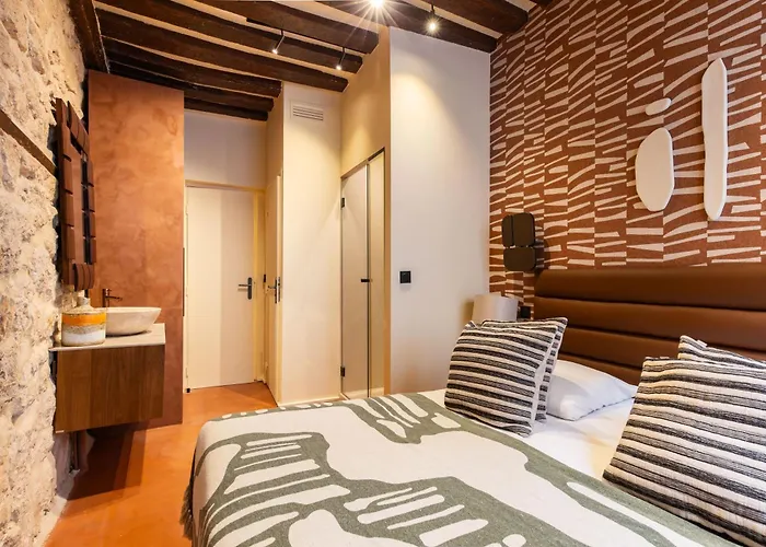 Nochichi Collections - Beaubourg Apartment